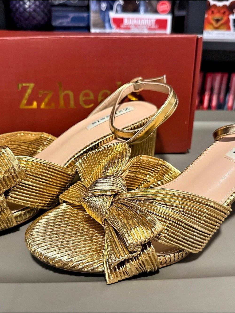 Zzheels Women's Bow Heels Gold US 9